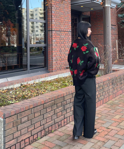 Chillfar(チルファー)の「5G花柄Aジャガード編みプルオーバー(ニット/セーター・レディース・ブラック/ボルドー・FREE)」の11枚目の写真