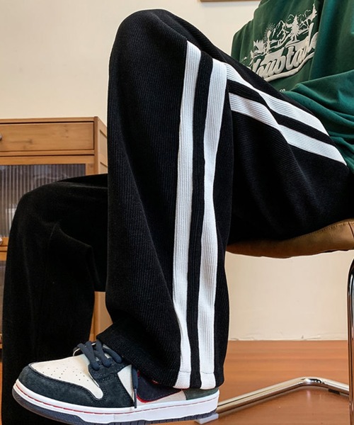 MGV(エムジーヴィー)の「サイドラインコーデュロイパンツ(その他パンツ・メンズ・アイボリー/ブラック/ブラウン・MEDIUM/LARGE/X-LARGE)」の3枚目の写真