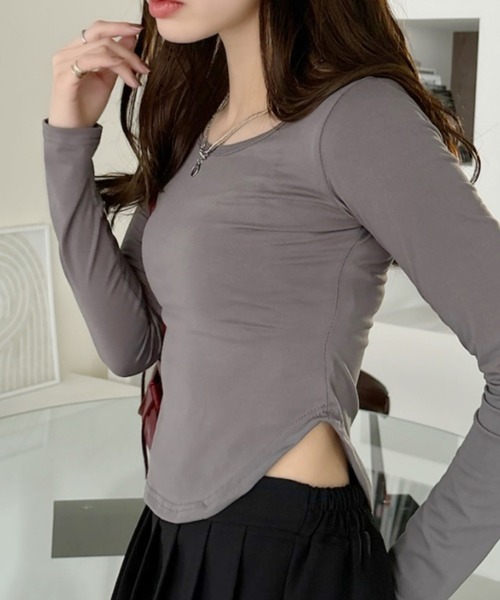Ada.(エイダ)の「Uネック サイドギャザー シンプル長袖 Tシャツ(Tシャツ/カットソー・レディース・ブラック/ホワイト/ライトグレー/グレー・S/M)」の1枚目の写真