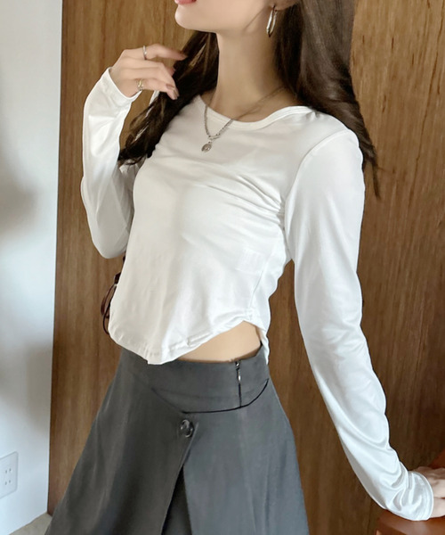 Ada.(エイダ)の「Uネック サイドギャザー シンプル長袖 Tシャツ(Tシャツ/カットソー・レディース・ブラック/ホワイト/ライトグレー/グレー・S/M)」の5枚目の写真
