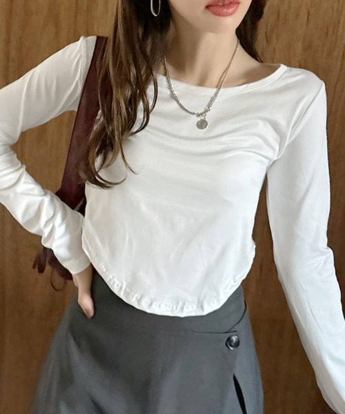 Ada.(エイダ)の「Uネック サイドギャザー シンプル長袖 Tシャツ(Tシャツ/カットソー・レディース・ブラック/ホワイト/ライトグレー/グレー・S/M)」の6枚目の写真