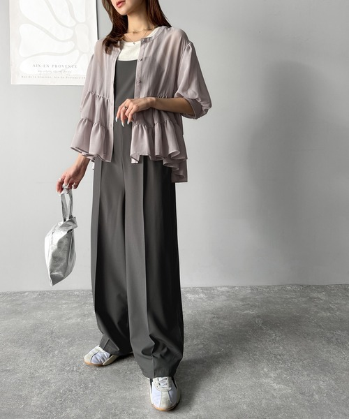 classicalelf（クラシカルエルフ）の「【2点セット】軽やかに、品よく。1セットで叶うレイヤード美！ストレッチキャミサロペ＆シアー半袖ブラウス（サロペット/オーバーオール・レディース・ブラック/チャコール・LARGE/SMALL/MEDIUM/X-LARGE）」の13枚目の写真