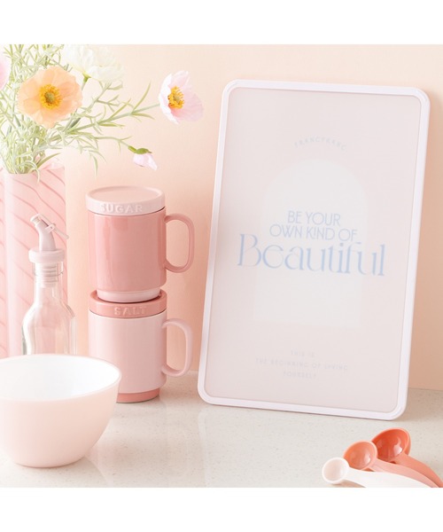 アート カッティングボード タイポ ピンク（キッチンツール