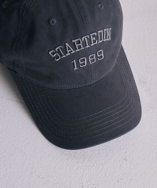 casita(RETRO GIRL)(カシータ)の「ロゴ刺繍キャップ(キャップ・レディース・チャコールグレー/レッド/オフホワイト・ONE SIZE)」の21枚目の写真