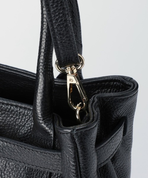 AULENTTI（オウレンティ）の「【AULENTTI】レザーバッグ（ハンドバッグ・レディース・ブラック/ベージュ・フリー）」の17枚目の写真