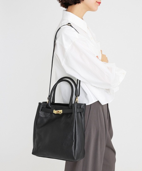 AULENTTI（オウレンティ）の「【AULENTTI】レザーバッグ（ハンドバッグ・レディース・ブラック/ベージュ・フリー）」の3枚目の写真