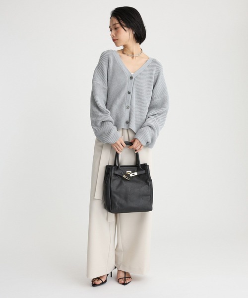 AULENTTI（オウレンティ）の「【AULENTTI】レザーバッグ（ハンドバッグ・レディース・ブラック/ベージュ・フリー）」の5枚目の写真