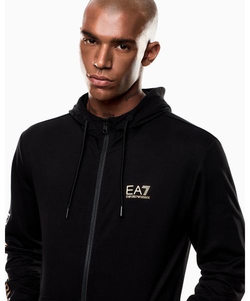 EMPORIO ARMANI EA7(エンポリオアルマーニイーエーセブン)の「<オンライン限定>【エンポリオ アルマーニ EA7】Logo Series フード付きスウェットシャツ コットン(スウェット・メンズ・ブラック/ブラック系/アイボリー・X-LARGE/LARGE/MEDIUM/X-SMALL/SMALL)」の5枚目の写真