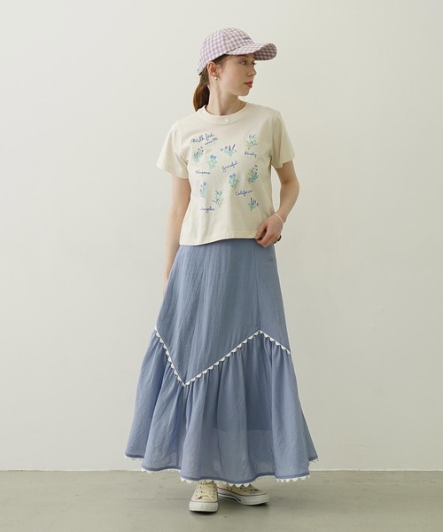 MILKFED.(ミルクフェド)の「FLOWER PRINT AND EMBROIDERY COMPACT S/S TEE(Tシャツ/カットソー・レディース・チャコール/ライトパープル/オフホワイト・M/S)」の18枚目の写真