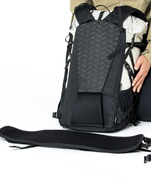 karrimor(カリマー)の「cleave 30(バックパック/リュック・メンズ・ホワイト・M/S)」の9枚目の写真