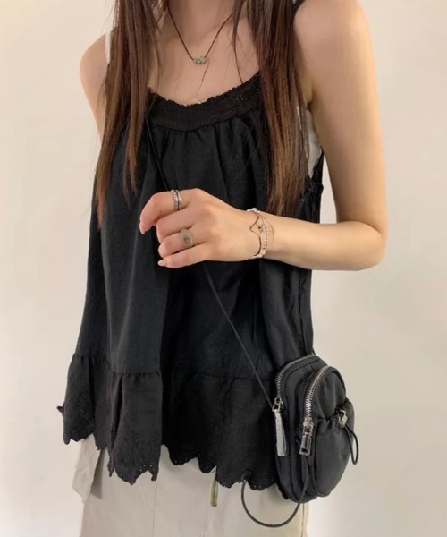 HEILIS(ヘイリス)の「コットンレースチュニックキャミソール/韓国 レディース 刺繍 ワンピース アイボリー ブラック フェミニン ガーリー ボーホー スカラップ 春服 夏服(キャミソール・レディース・オフホワイト/ブラック・FREE)」の11枚目の写真