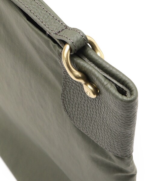 TOFF&LOADSTONE（トフアンドロードストーン）の「ザック ミニマル（ショルダーバッグ・メンズ・カーキ/ライトグレー系9/ブラック・00）」の7枚目の写真