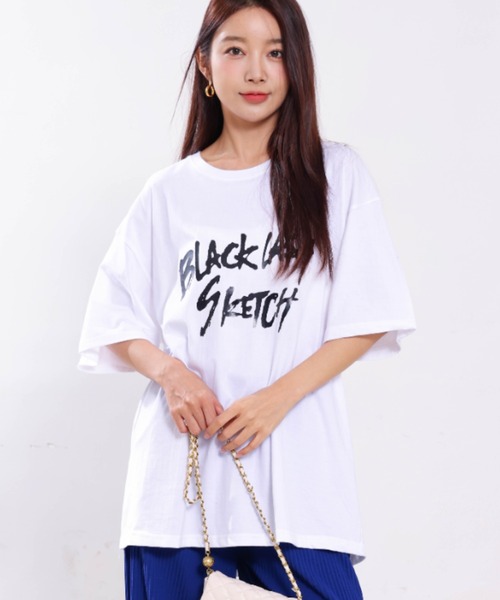maison de LATIR(メゾンドラティール)の「Rock調オーバーサイズTシャツ(Tシャツ/カットソー・レディース・ブラック/ホワイト/ピンク・M/L/XL)」の1枚目の写真