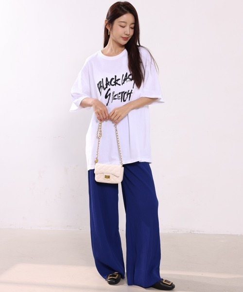 maison de LATIR(メゾンドラティール)の「Rock調オーバーサイズTシャツ(Tシャツ/カットソー・レディース・ブラック/ホワイト/ピンク・M/L/XL)」の14枚目の写真