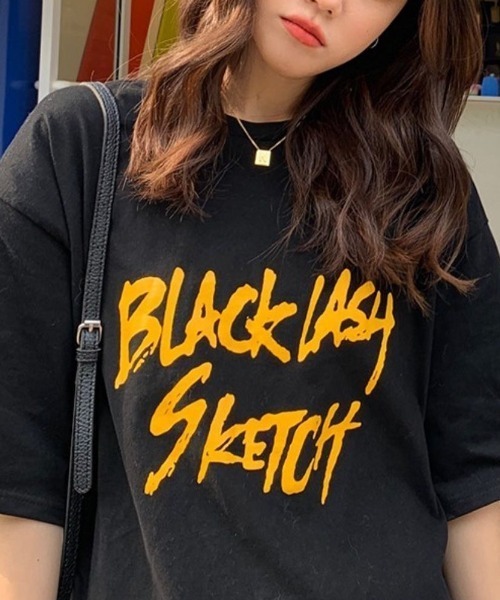 maison de LATIR(メゾンドラティール)の「Rock調オーバーサイズTシャツ(Tシャツ/カットソー・レディース・ブラック/ホワイト/ピンク・M/L/XL)」の4枚目の写真