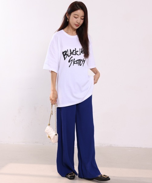 maison de LATIR(メゾンドラティール)の「Rock調オーバーサイズTシャツ(Tシャツ/カットソー・レディース・ブラック/ホワイト/ピンク・M/L/XL)」の13枚目の写真