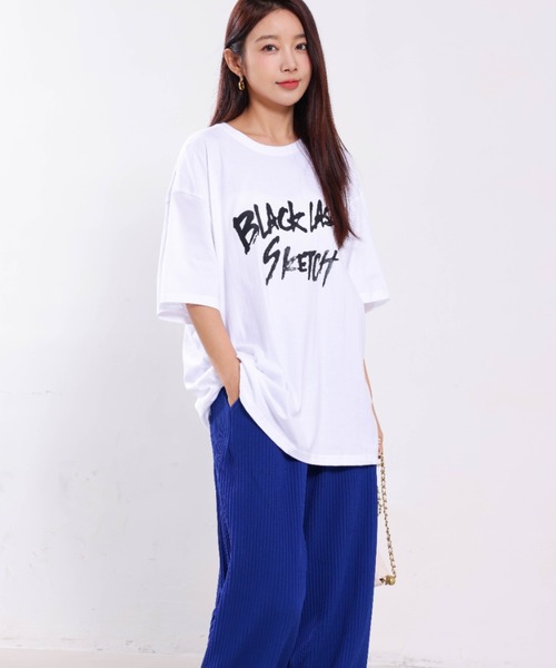 maison de LATIR(メゾンドラティール)の「Rock調オーバーサイズTシャツ(Tシャツ/カットソー・レディース・ブラック/ホワイト/ピンク・M/L/XL)」の18枚目の写真