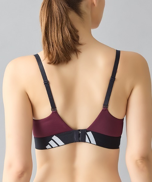 adidas（アディダス）の「adidas/アディダス ノンワイヤーブラ 吸汗速乾（スポーツブラ・レディース・ブラック/ライトグレー/ボルドー/ブラック系その他/パープル系その他・MEDIUM/LARGE）」の15枚目の写真