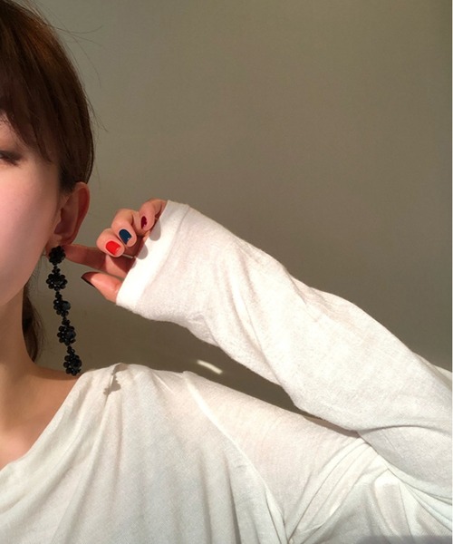 lit.Cy(リットシー)の「フラワー タッセル スイング ピアス(ピアス(両耳用)・レディース・ブラック/クリア・SHORT/LONG)」の12枚目の写真