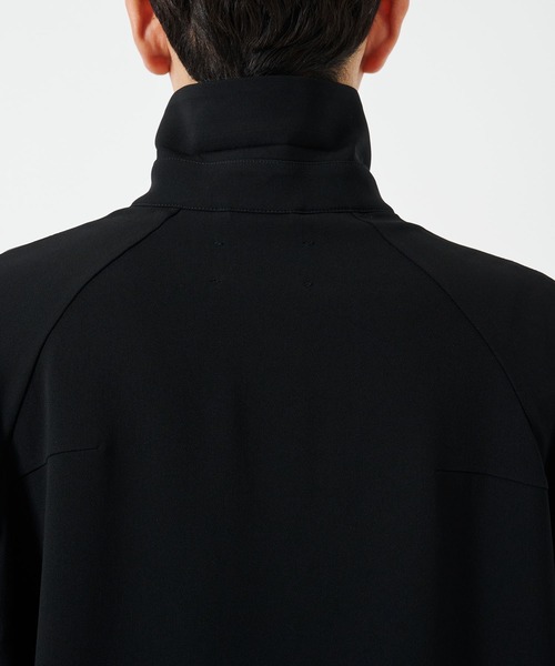 STUDIOUS（ステュディオス）の「【STUDIOUS】ESSENTIAL HALF ZIP SWEAT SHIRTS（スウェット・メンズ・ダークグレー/ブラック・1/2）」の10枚目の写真