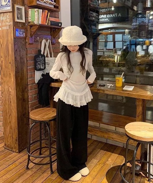 CERCA(チェルカ)の「【 MEMECLE / メメクル 】シースルー 裾フリルレイヤード カットソー(Tシャツ/カットソー・レディース・ブラック/ホワイト・L/S/M)」の4枚目の写真