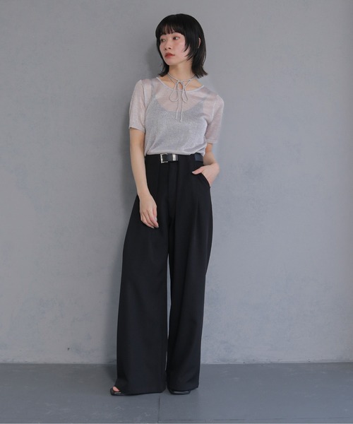 cheriella(シェリエラ)の「【cheriella】ネックデザインラメトップス NECK DESIGN LAME TOPS(Tシャツ/カットソー・レディース・レッド/チャコールグレー/ブラック/グレイッシュベージュ・M)」の6枚目の写真