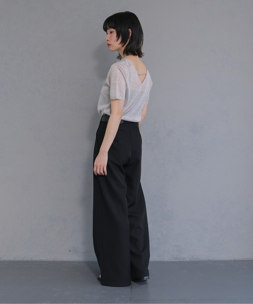 cheriella(シェリエラ)の「【cheriella】ネックデザインラメトップス NECK DESIGN LAME TOPS(Tシャツ/カットソー・レディース・レッド/チャコールグレー/ブラック/グレイッシュベージュ・M)」の12枚目の写真
