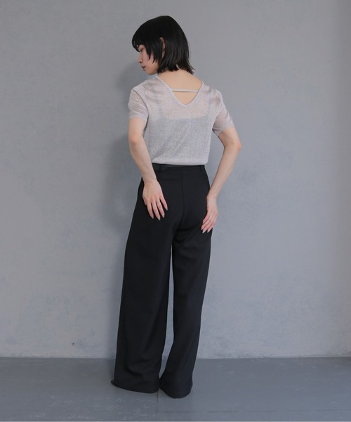 cheriella(シェリエラ)の「【cheriella】ネックデザインラメトップス NECK DESIGN LAME TOPS(Tシャツ/カットソー・レディース・レッド/チャコールグレー/ブラック/グレイッシュベージュ・M)」の13枚目の写真