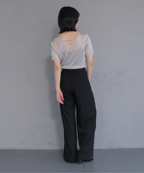 cheriella(シェリエラ)の「【cheriella】ネックデザインラメトップス NECK DESIGN LAME TOPS(Tシャツ/カットソー・レディース・レッド/チャコールグレー/ブラック/グレイッシュベージュ・M)」の14枚目の写真