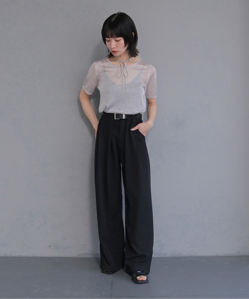 cheriella(シェリエラ)の「【cheriella】ネックデザインラメトップス NECK DESIGN LAME TOPS(Tシャツ/カットソー・レディース・レッド/チャコールグレー/ブラック/グレイッシュベージュ・M)」の7枚目の写真