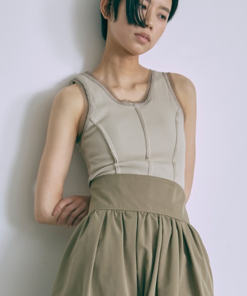 EN NEUME(エンノイム)の「Tulle Piping Tank Top(タンクトップ・レディース・ブラック/オフホワイト/ベージュ・FREE)」の17枚目の写真