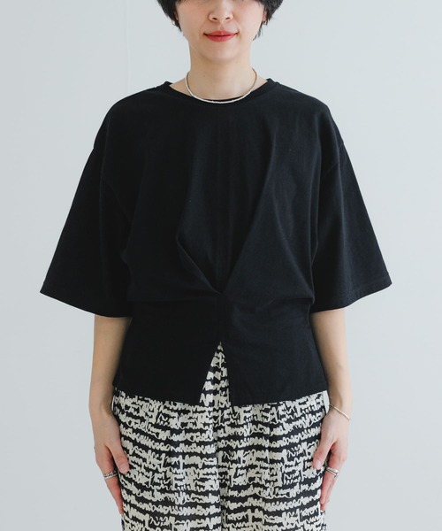 URBAN RESEARCH（アーバンリサーチ）の「ウエストタックデザインカットソー（Tシャツ/カットソー・レディース・ブラック/オフホワイト・FREE）」の17枚目の写真