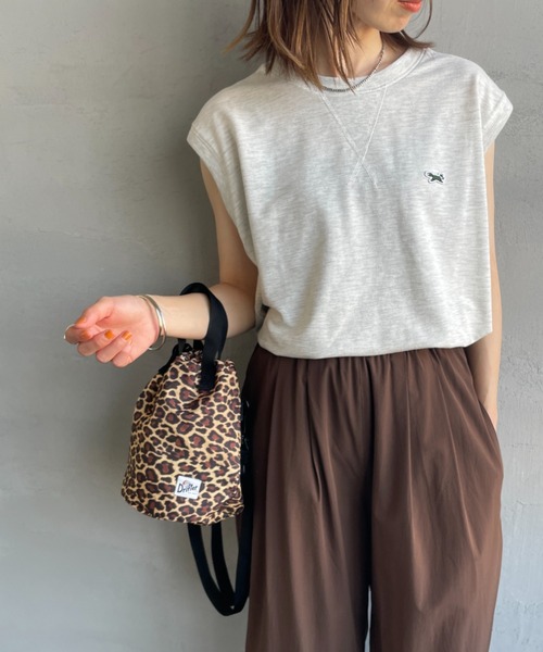 TOWNCRAFT（タウンクラフト）の「[TOWN CRAFT/タウンクラフト・THE FOX/ザフォックス] 別注 ワンポイントロゴワッペン ミニ裏毛 ノースリーブTシャツ（Tシャツ/カットソー・レディース・チャコールグレー/ライトグレー/ブルー・S/M）」の3枚目の写真