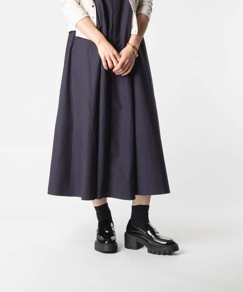 STUART WEITZMAN(スチュアートワイツマン)の「STUART WEITZMAN SOHO LOAFER IN PATENT スチュアート・ワイツマン ソーホー パテント ローファー(ローファー・レディース・ブラック・35/35.5/36/36.5/37/37.5/38)」の4枚目の写真