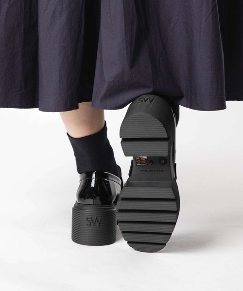 STUART WEITZMAN(スチュアートワイツマン)の「STUART WEITZMAN SOHO LOAFER IN PATENT スチュアート・ワイツマン ソーホー パテント ローファー(ローファー・レディース・ブラック・35/35.5/36/36.5/37/37.5/38)」の7枚目の写真