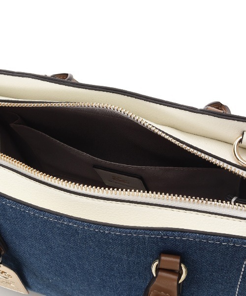 & chouette(アンドシュエット)の「デニム ステッチデザインハンドバッグ(ハンドバッグ・レディース・ブラック/インディゴブルー/ライトインディゴブルー・FREE)」の11枚目の写真