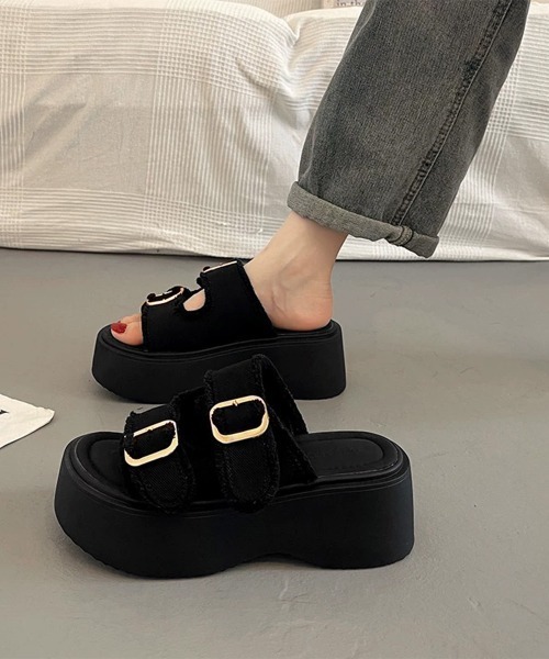 Miniministore(ミニミニストア)の「ダブルバックルサンダルデニム厚底サンダル(サンダル・レディース・インディゴブルー/ブラック・22.5cm/23.5cm/24.5cm/23.0cm/24.0cm/25.0cm)」の4枚目の写真