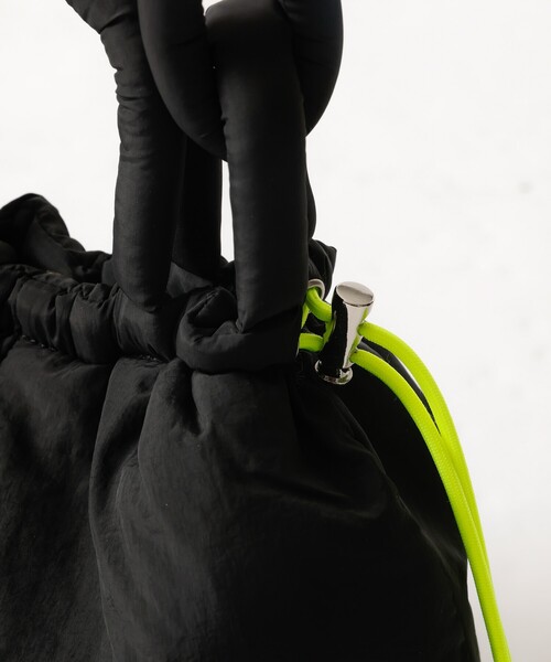 Cheek（チーク）の「【cheek/チーク】puf kinchaku C25003　巾着２wayトート/巾着/2way/トートバッグ/撥水加工生地/ユニセックス（ショルダーバッグ・メンズ・ブラック/グレー/ライム/パープル/カーキ・フリー）」の12枚目の写真