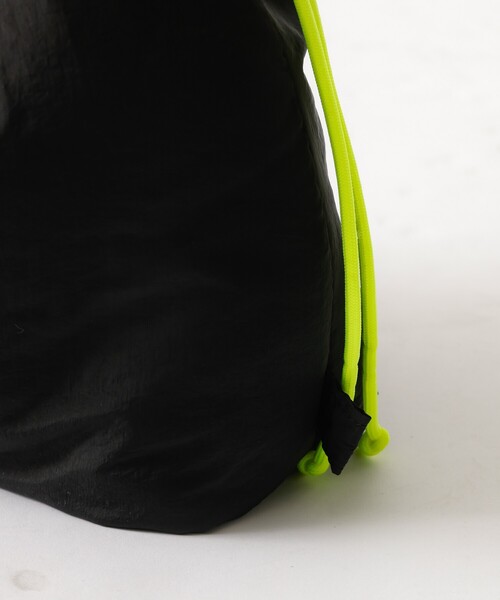 Cheek（チーク）の「【cheek/チーク】puf kinchaku C25003　巾着２wayトート/巾着/2way/トートバッグ/撥水加工生地/ユニセックス（ショルダーバッグ・メンズ・ブラック/グレー/ライム/パープル/カーキ・フリー）」の14枚目の写真