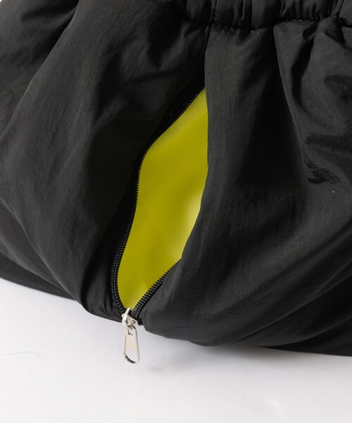 Cheek（チーク）の「【cheek/チーク】puf kinchaku C25003　巾着２wayトート/巾着/2way/トートバッグ/撥水加工生地/ユニセックス（ショルダーバッグ・メンズ・ブラック/グレー/ライム/パープル/カーキ・フリー）」の17枚目の写真