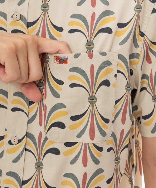 RVCA(ルーカ)の「RVCA メンズ 【LAURYN ALVAREZ】 LA EYE FLORAL SS 半袖シャツ 【2025年春夏モデル】/ルーカ半袖総柄Tシャツ(シャツ/ブラウス・メンズ・ライトカーキ・SMALL/X-LARGE/LARGE/MEDIUM)」の3枚目の写真