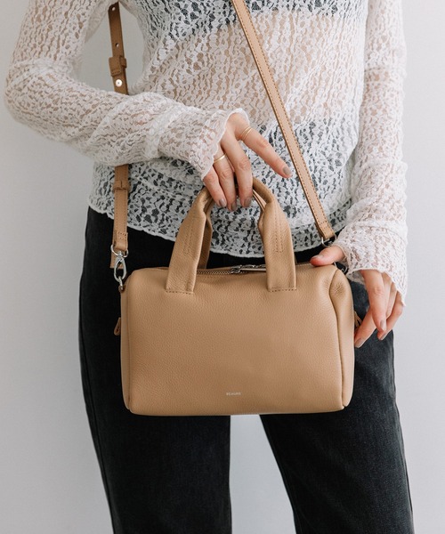 Beau're(ヴュレ)の「BEAURE Soft ボストン Bag(ボストンバッグ・レディース・グレー/ブラック/キャメル・FREE)」の3枚目の写真