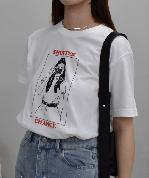 RGY(アールジーワイ)の「【RGY】SHUTTER CHANCE デザインプリントTシャツ 半袖(Tシャツ/カットソー・メンズ・オートミール/ホワイト・MEDIUM/LARGE)」の3枚目の写真