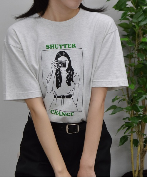 RGY(アールジーワイ)の「【RGY】SHUTTER CHANCE デザインプリントTシャツ 半袖(Tシャツ/カットソー・メンズ・オートミール/ホワイト・MEDIUM/LARGE)」の8枚目の写真