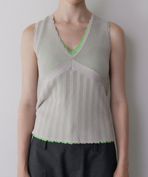 LE CIEL BLEU(ルシェルブルー)の「スリーブレスレースニット / Sleeveless Lace Knit(ニット/セーター・レディース・オレンジ/ライトグリーン/ライトグレー/ブラック/ブルー・36)」の9枚目の写真