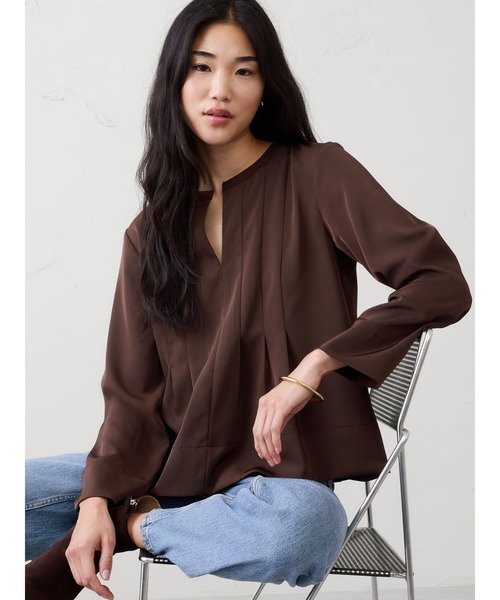 BANANA REPUBLIC FACTORY STORE(バナナリパブリック ファクトリーストア)の「BANANA REPUBLIC FACTORY STORE プリーツスイングトップ(シャツ/ブラウス・レディース・レッド系その他/ブラック/イエロー/ブラウン/ブラック系その他・L/XS/S/M)」の1枚目の写真