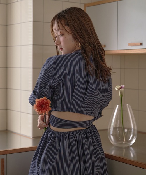 mideal(マイディール)の「back open striped shirt / バックオープンストライプシャツ(シャツ/ブラウス・レディース・オフホワイト/ネイビー・FREE)」の20枚目の写真