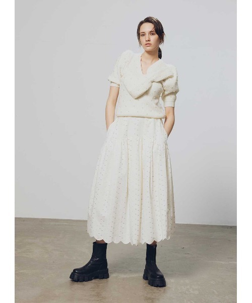 COEL（コエル）の「スカラップジャガードフレアスカート（スカート・レディース・ホワイト/ブラック・36/38）」の2枚目の写真