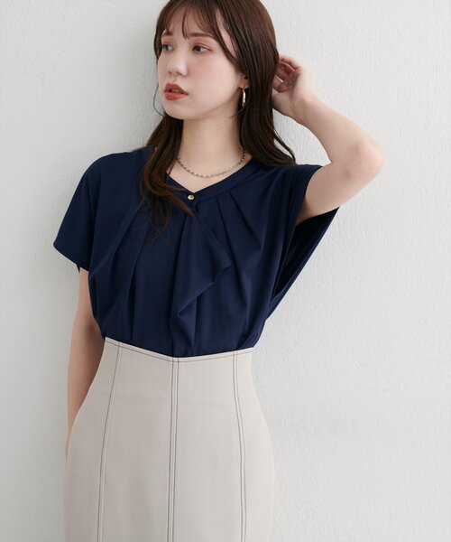 natural couture（ナチュラルクチュール）の「【sherbet line】接触冷感ドレープフリルカットソーブラウス（シャツ/ブラウス・レディース・ラベンダー/ネイビー/ボルドー/ブルー/オフホワイト・FREE）」の13枚目の写真