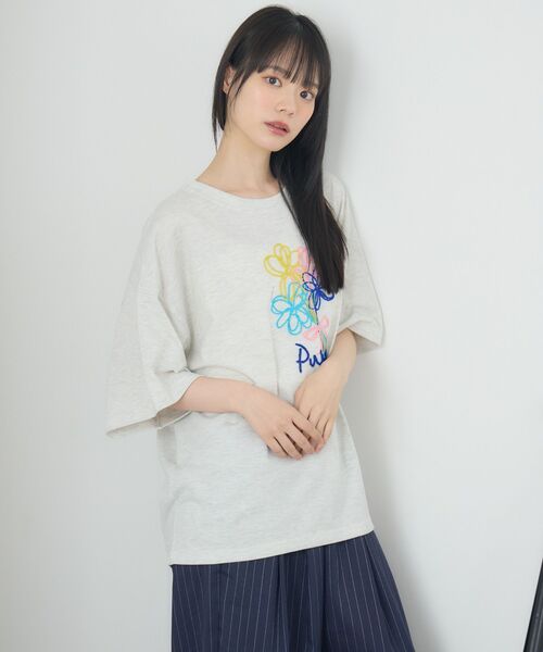 RETRO GIRL（レトロガール）の「花刺繍BIGTEE（Tシャツ/カットソー・レディース・オフホワイト/ブルー/ホワイト系その他・FREE）」の9枚目の写真
